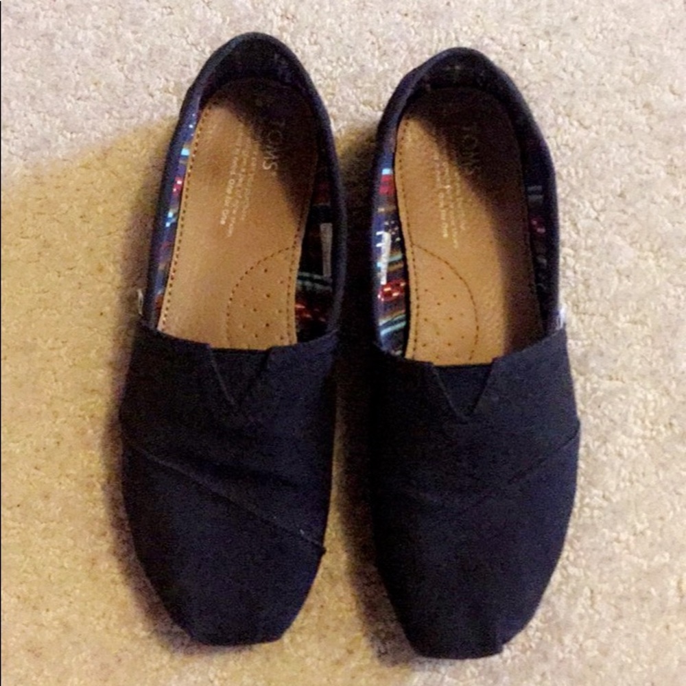 Black toms